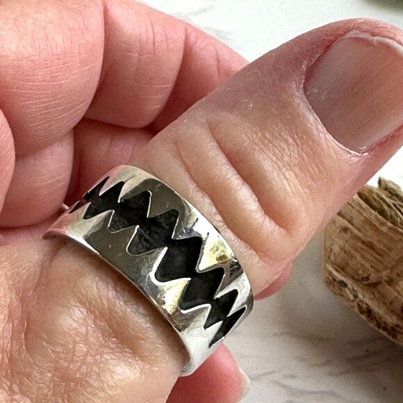 Taxco Mexico Sterling Silver Wide Band Ring With Black Details Size 10 - Picture 5 of 9